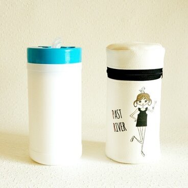 ウェットティッシュケース　モデル風の女の子