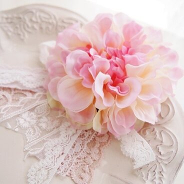 卒園・入学・結婚式に大人可愛いコサージュ・クリームピンク３