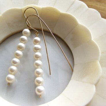 淡水パールのナナ粒ピアス