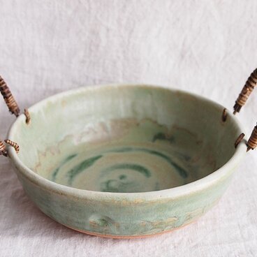 手つきのみどりの鉢