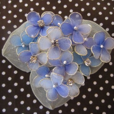 アジサイブローチ
