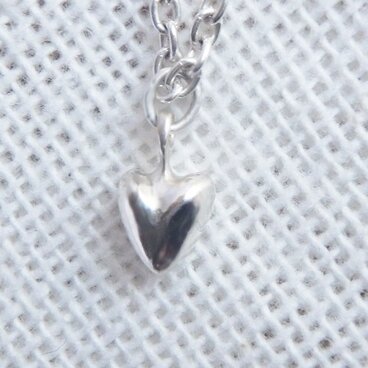 ちっちゃなハートのネックレス