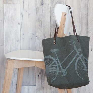 バイオウォッシュ帆布トートバッグ、自転車、グレー・オン・グレーカーキ