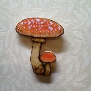 キノコのブローチ
