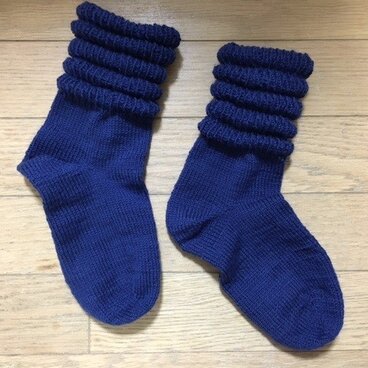 手編み靴下・段々紺