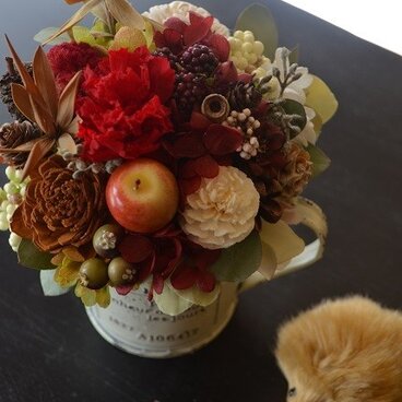 アンティークカップのアレンジメント