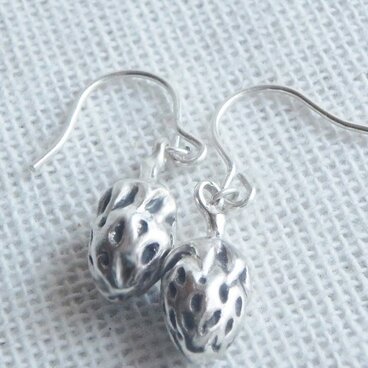 いちごのイヤリング