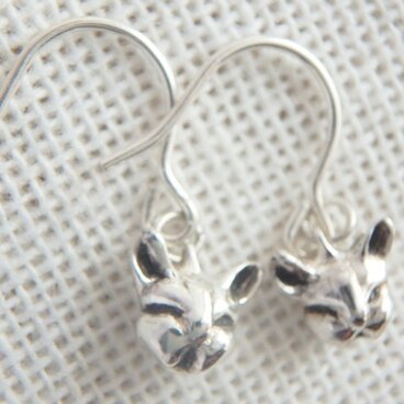 ちっちゃな猫顔のイヤリング