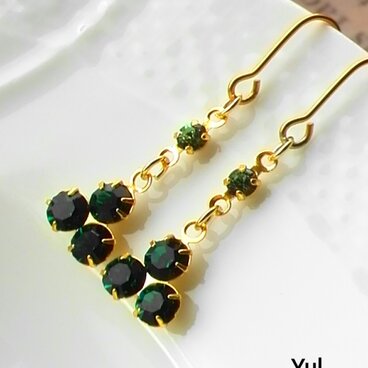 Triangle Pierces トライアングルピアス　～deep forest～