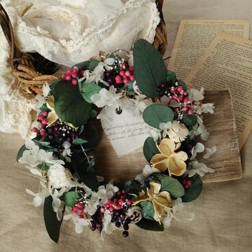 ユーカリとペーパーベリーのリース