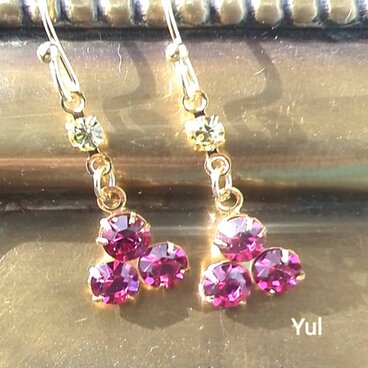 Triangle Pierces トライアングルピアス　～berries～