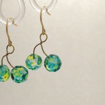 GLASS ＊ cherryピアス［14KGF］A-type(新緑)【受注制作】