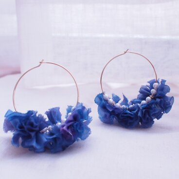 フラワーパールのフープピアス