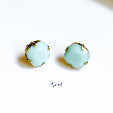 Greta Mint Green 大きめスワロフスキーピアス