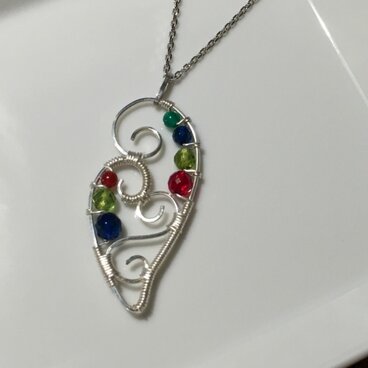 コハクのWハートのペンダント