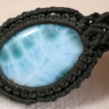 ラリマーのマクラメ編み 天然石ネックレス