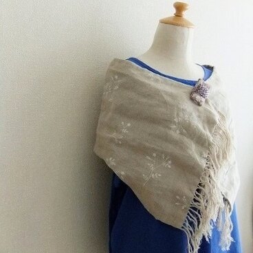 ニュアンスグレーのリネンストール　"避暑地でひと休み"