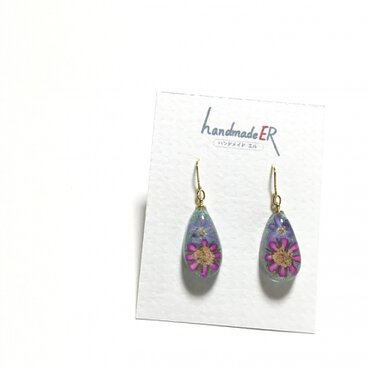 二種類のお花入りピアス