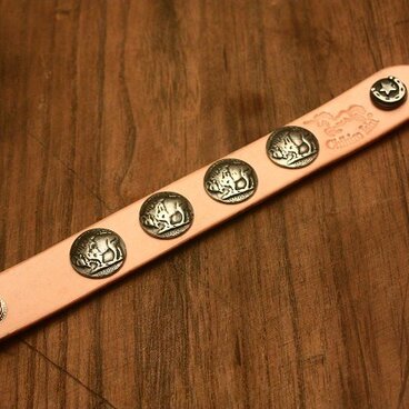 全７色　本革　コンチョ　ブレスレット　リストバンド　ナチュラルベージュ