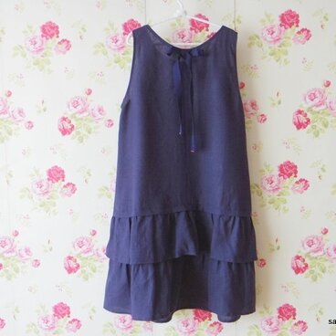 大人かわいいリネンティアードワンピース（ネイビー）