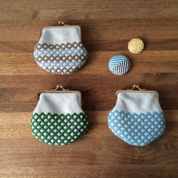 ウール毛糸のこぎん刺しがま口（豆この連続）