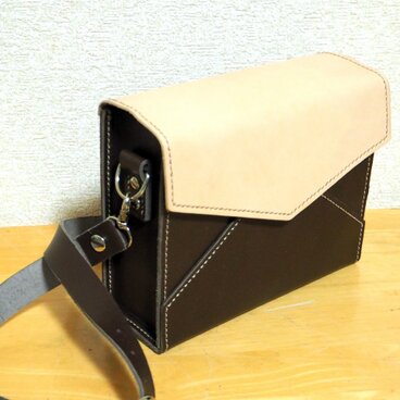 本革手作り レター調ショルダーバッグ