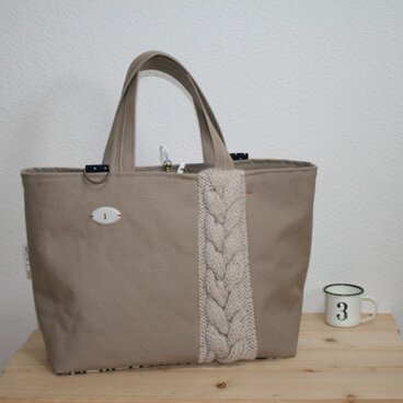 ニットモチーフのかっちりトート大＊ベージュ