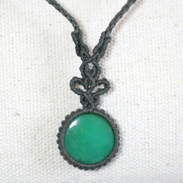 クリソプレーズのマクラメ編み 天然石ネックレス