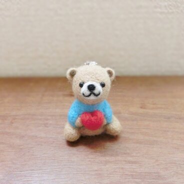 ミニミニハートくまちゃんのボールチェーン（濃い水色）