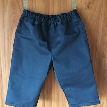 値下げしました！半端丈パンツ(110)