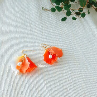 花びらのピアス　ピンク系