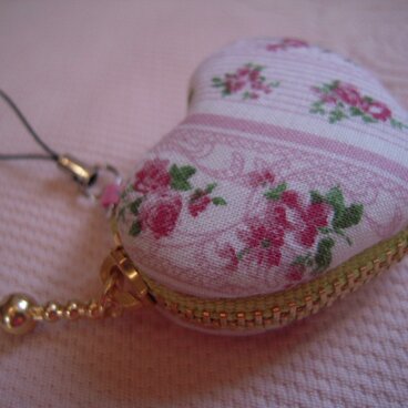 ハートのマカロンケース