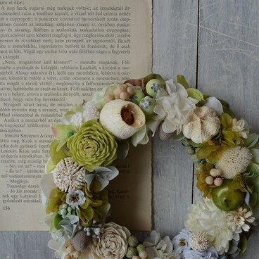 ホワイトグリーンのリース