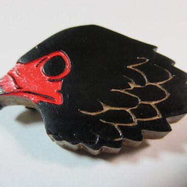 動物ブローチ　ダルマワシ(着色)
