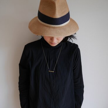 ラピスラズリと真鍮のネックレス