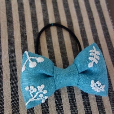 リネン刺繍リボン　ヘアゴム