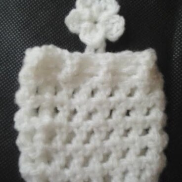 アクリル毛糸で作った石鹸入れ★ホワイト