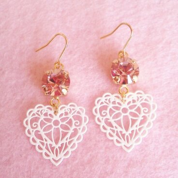 ハートのレースとスワロのピアス（ヴィンテージローズ）