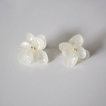 アジサイ 【ピアス】ホワイト