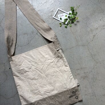 ななめがけのBAG