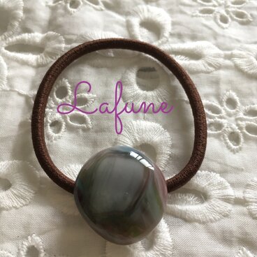 ガラスのヘアゴム