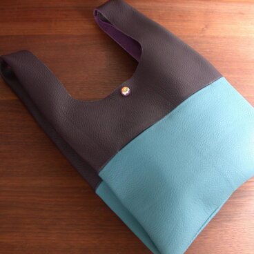 ｼｭﾘﾝｸﾚｻﾞｰのお散歩バッグ..紫×水色　リバティポケット　Betsy(ベッツイー)