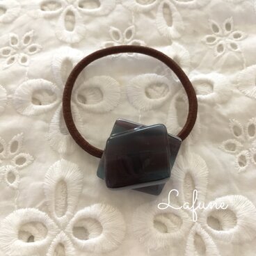 ガラスのヘアゴム