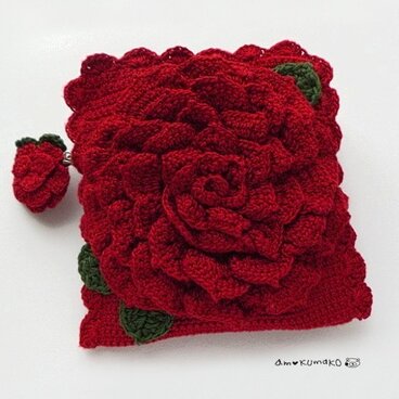 薔薇の角型ポーチ