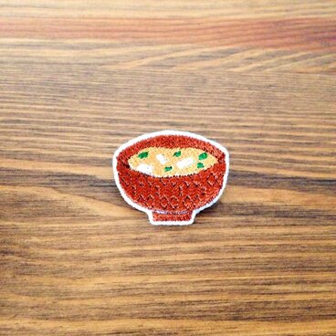 刺繍ブローチ　「お味噌汁」