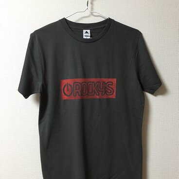 【Power on】Rocky's オリジナルTシャツ チャコール