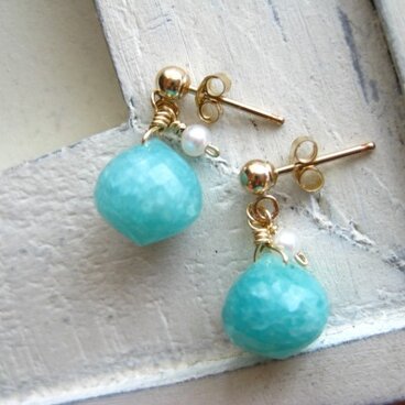 ブリオレットカットのアマゾナイトピアス