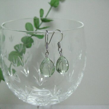 グリーンクォーツピアス