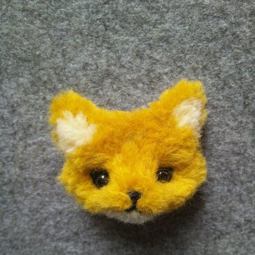 きつねのブローチ