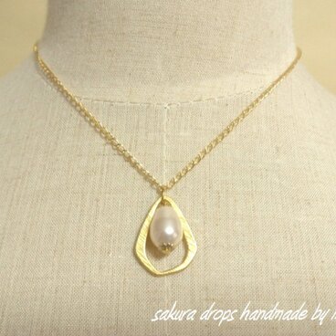 バロックパール（クリームローズ）のひとつぶネックレス